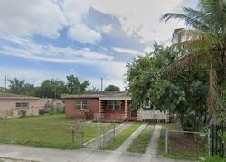 Pre-foreclosure in  NW 147TH ST Miami, FL 33168