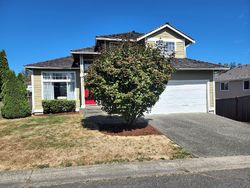 Pre-foreclosure in  SE 177TH PL Renton, WA 98055