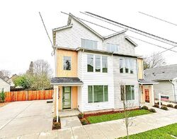 Pre-foreclosure in  N HUDSON ST UNIT A Portland, OR 97203