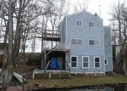 Pre-foreclosure in  BOONE LAKE CIR Walton, KY 41094