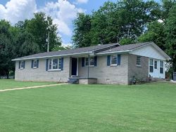 Pre-foreclosure in  WALLACE CIR Killen, AL 35645