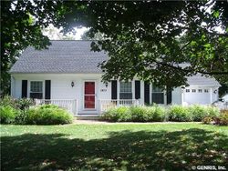 Pre-foreclosure in  MEADOW DR Palmyra, NY 14522