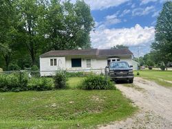 Pre-foreclosure in  HUNTER RD Flint, MI 48504