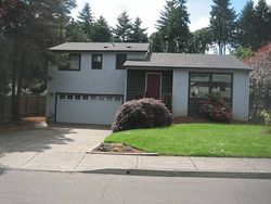 Pre-foreclosure in  18TH PL S Salem, OR 97302