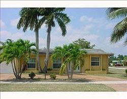 Pre-foreclosure in  SW 198TH ST Miami, FL 33189