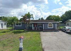 Pre-foreclosure in  SE 2ND ST Belle Glade, FL 33430