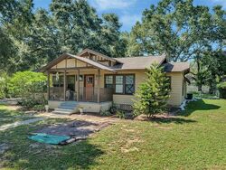 Pre-foreclosure in  CARLTON AVE Lake Wales, FL 33853