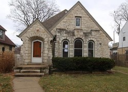 Pre-foreclosure in  N 44TH ST Milwaukee, WI 53216