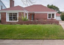 Pre-foreclosure in  N CHASE AVE Portland, OR 97217