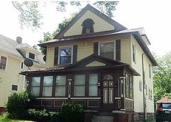 Pre-foreclosure in  LAKEVIEW TER Rochester, NY 14613