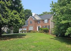 Pre-foreclosure in  AVENS CT Ashburn, VA 20148