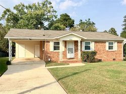 Pre-foreclosure in  RAMBLEWOOD DR Fayetteville, NC 28304