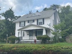 Pre-foreclosure in  HANOVER DR Cleveland, OH 44112