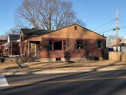 Pre-foreclosure in  RIVER RD Hamilton, OH 45015