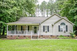 Pre-foreclosure in  SPANIEL LN Clayton, NC 27520