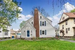 Pre-foreclosure in  INGLEWOOD DR Rochester, NY 14619