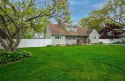 Pre-foreclosure in  CENTRE AVE Lindenhurst, NY 11757