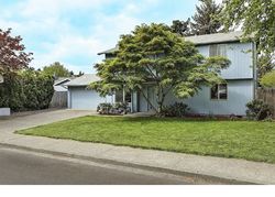 Pre-foreclosure in  SE 43RD CT Hillsboro, OR 97123