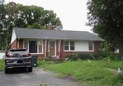 Pre-foreclosure in  STOCKBRIDGE DR Richmond, VA 23228