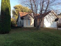 Pre-foreclosure in  GABLES DR SW Poplar Grove, IL 61065
