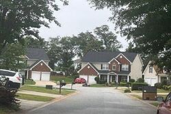 Pre-foreclosure in  BREEZEWOOD CT Greenville, SC 29607