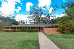 Pre-foreclosure in  OAKLAWN DR Corsicana, TX 75110