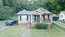 Pre-foreclosure in  W ELMWOOD DR Chattanooga, TN 37405