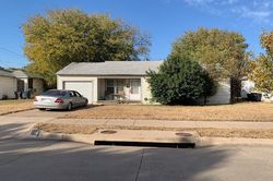 Pre-foreclosure in  VICKI LN Fort Worth, TX 76104