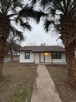  W Morales St, Beeville TX