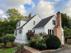 Pre-foreclosure in  HOME AVE Warrenville, IL 60555