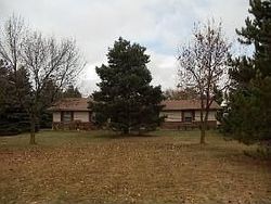 Pre-foreclosure in  SADDLEBRED TRL Woodstock, IL 60098