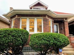 Pre-foreclosure in  S ELIZABETH ST Chicago, IL 60620