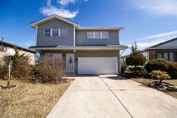 Pre-foreclosure in  IDLEWILD DR Country Club Hills, IL 60478