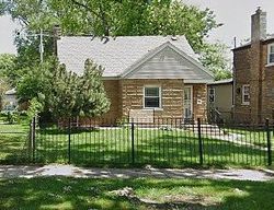 Pre-foreclosure in  S YATES BLVD Chicago, IL 60617