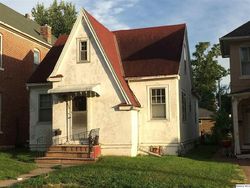 Pre-foreclosure in  COLLEGE AVE Quincy, IL 62301