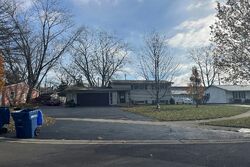 Pre-foreclosure in  RIDGE LN Geneva, IL 60134