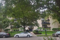 Pre-foreclosure in  OAKTON ST C Evanston, IL 60202