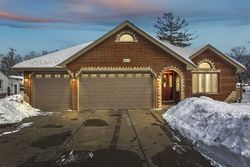 Pre-foreclosure in  MELVINA AVE Oak Lawn, IL 60453