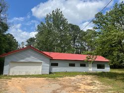 Pre-foreclosure Listing in LAKEVIEW DR S CRESTVIEW, FL 32536
