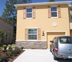 Pre-foreclosure in  PINE RIVER RD Tampa, FL 33637