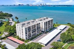 Pre-foreclosure in  OAKMONT LN  Clearwater, FL 33756