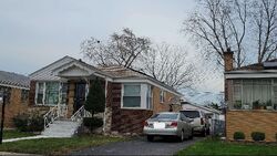 Pre-foreclosure in  S ELIZABETH ST Riverdale, IL 60827