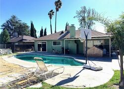 Pre-foreclosure in  E CASCADE DR Rialto, CA 92376