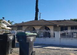 Pre-foreclosure in  W MAYBERRY AVE Hemet, CA 92543