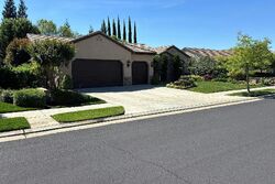 Pre-foreclosure in  EVERGLADE AVE Clovis, CA 93619
