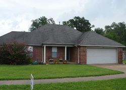 Pre-foreclosure in  WOODLAND VIEW DR Marion, AR 72364