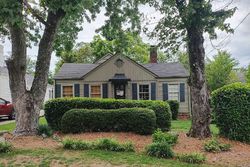 Pre-foreclosure in  DALE AVE Birmingham, AL 35209