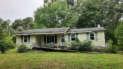 Pre-foreclosure in  FORTUNE DR Milford, VA 22514