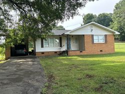 Pre-foreclosure in  LAUREL RD Clinton, TN 37716