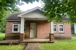 Pre-foreclosure in  ROOSEVELT CIR Gallatin, TN 37066